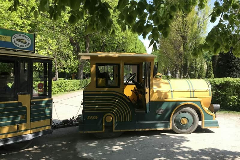 Vienna: Tirolerhof and Schönbrunn Zoo Train Transfer Vienna: Tirolerhof and Schönbrunn Zoo Train Transfer